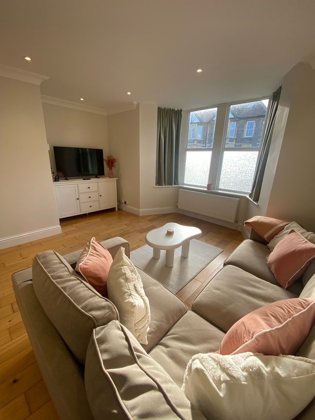 Double Room- Furnished Main Photo