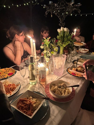 looking for super cool roomates ! Main Photo