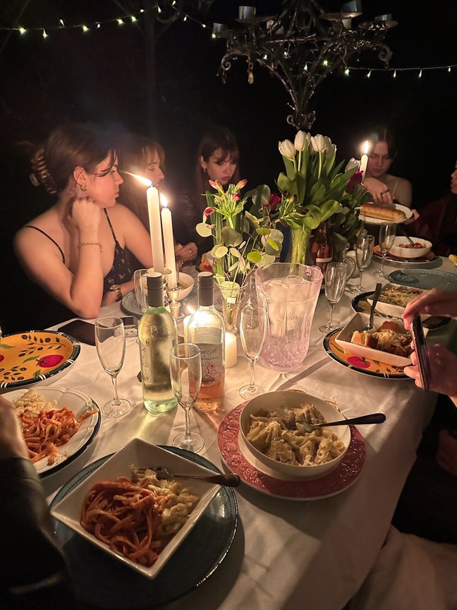 looking for super cool roomates ! Main Photo