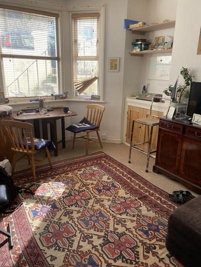 Self contained studio in a house Main Photo