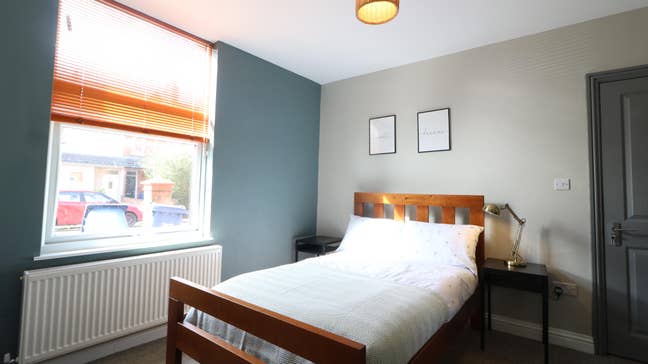 Ensuite Rooms Available 🏡 West Street Main Photo