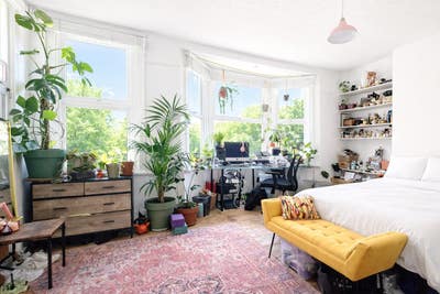 Double Room Overlooking Park Av. for 2 Months  Main Photo