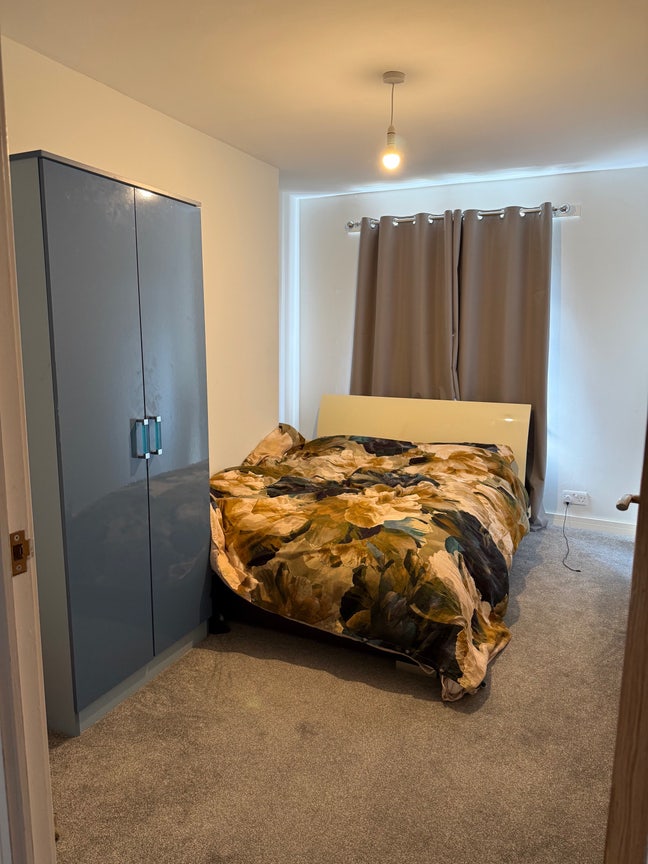 One double bedroom in a shared house Main Photo