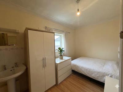 Double Room on Mowbray Road, CB1 (32MR6) Main Photo