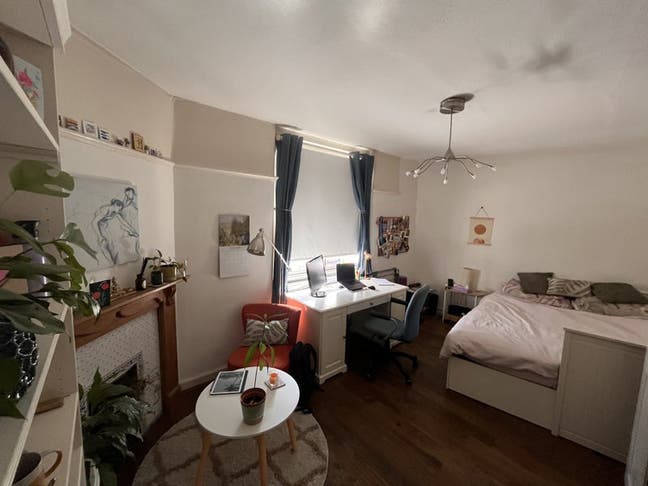 Large double bedroom - King's Cross/St Pancras Main Photo