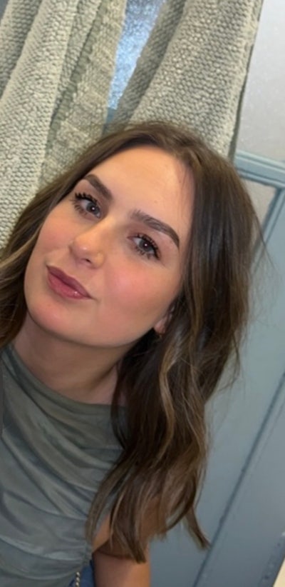 Hi there! I’m looking for a professional to... Main Photo