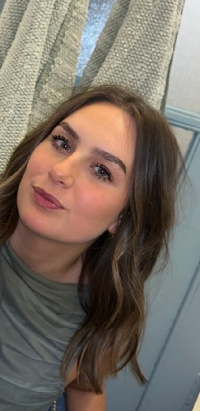 Hi there! I’m looking for a professional to... Main Photo