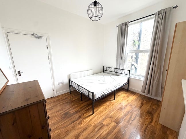 ***Lovely Double Room to Rent, E5*** Main Photo
