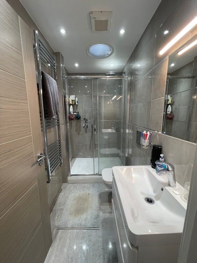 Room going in a great house in Putney/Wimbledon Main Photo