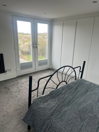 Loft conversion En-suite double room to rent Main Photo