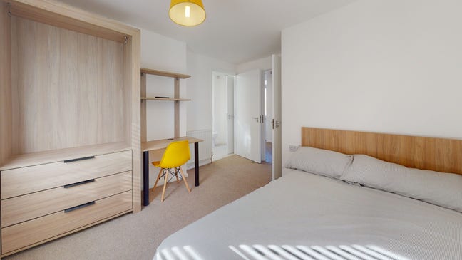 En-Suite Apartment Available for August 2026 Main Photo