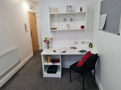 Ensuite Room Available April 10Th Main Photo