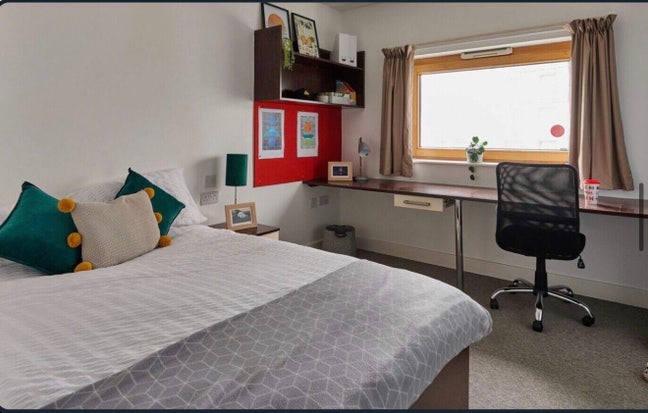 Moving out need someone to continue my rent  Main Photo