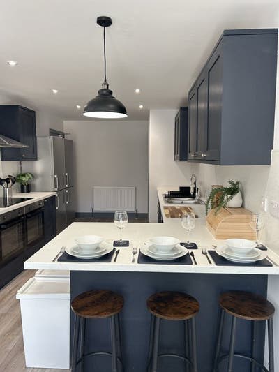 ✨ Premium Professional Living | Brand New & All-In Main Photo