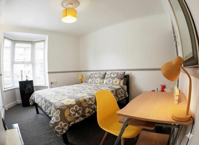 🔑Clean, Friendly Shared Room! All Bills Included! Main Photo