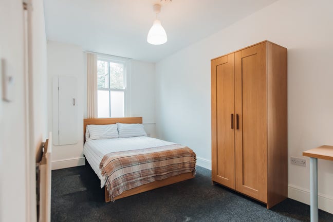 7 Bed Student House Available Main Photo