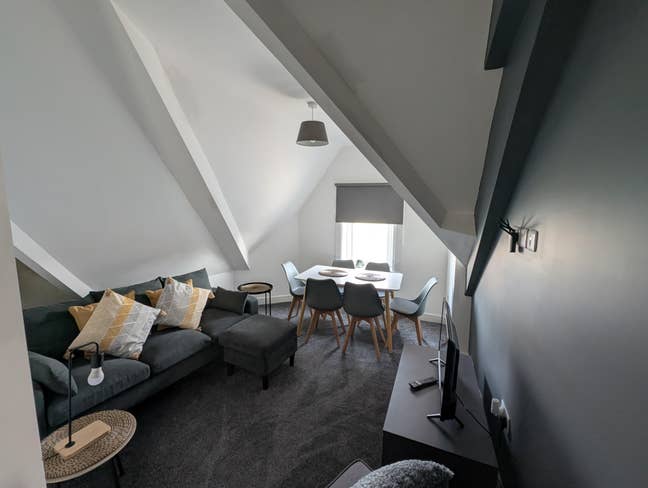 ✨ Stylish En-Suite Rooms in a Professional House ✨ Main Photo