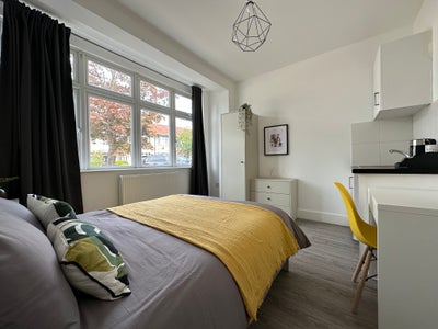 2 Double Room with Kitchenette**Bills Inc Main Photo