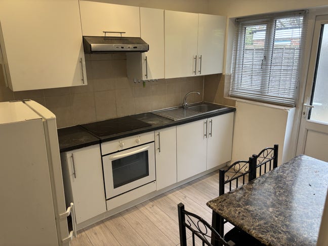 1 bedroom flat in wood green Main Photo