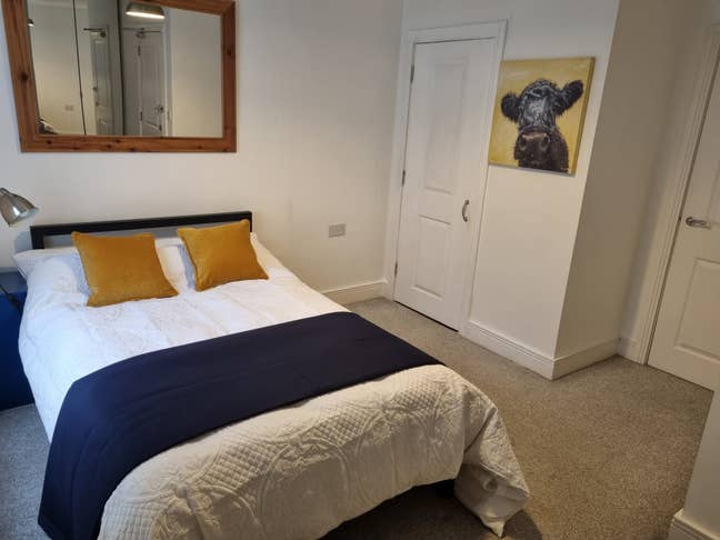 Smart En-Suite Double - Central Yeovil- Townhouse  Main Photo