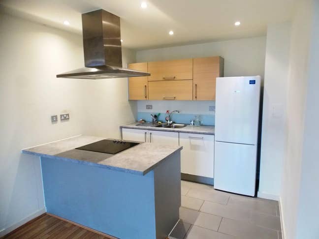 Luxury 2 bed, 2 bath with Balcony, Gym, Stratford Main Photo