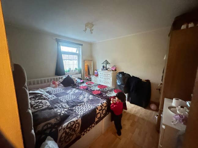 Spacious Double Room Available  Main Photo