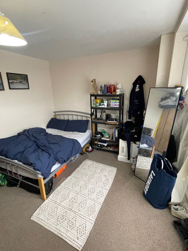 Large Double Bedroom.  Main Photo