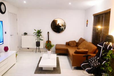 Stylish En-Suite Room Near – All furneished  Main Photo