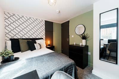 Short Term Rooms Available Now - Bills Included Main Photo