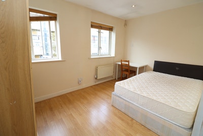 E1 Room/Aldgate/5mins Walk District & Hammersmith  Main Photo
