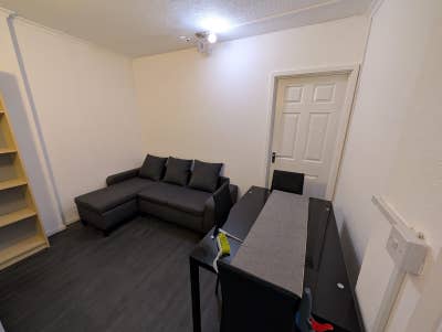 Room in a Shared Flat, William Harvey House, SW19 Main Photo