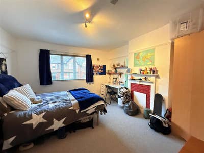 Large room available in front of Asda Main Photo