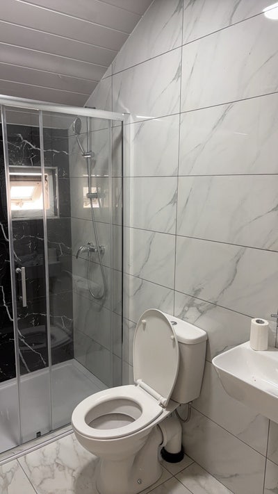 West croydon 2 minutes walking  Main Photo