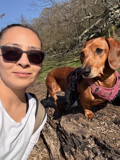 Professional female + small 🐾 Main Photo