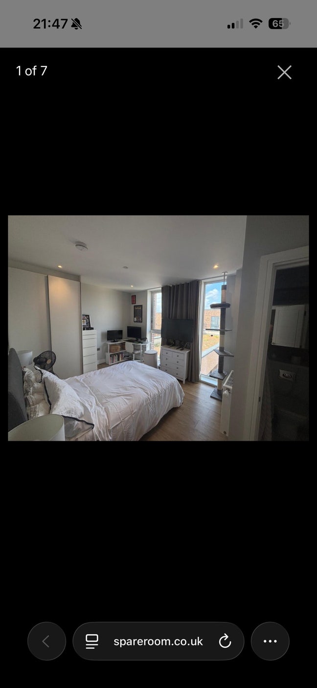 Ensuite Room to rent from end of Apr - Earlsfield Main Photo