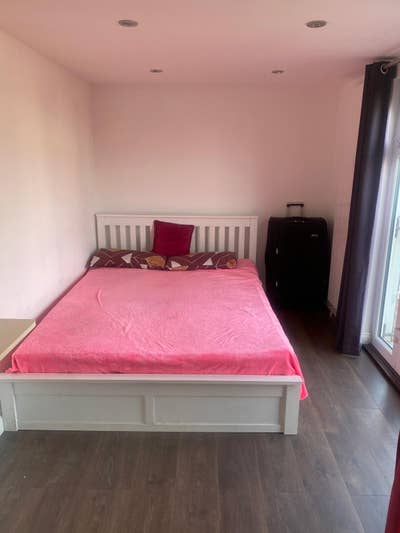 1 double bedroom for rent Main Photo