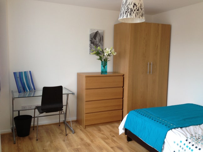 Double room ensuite modern house North Leamington Main Photo
