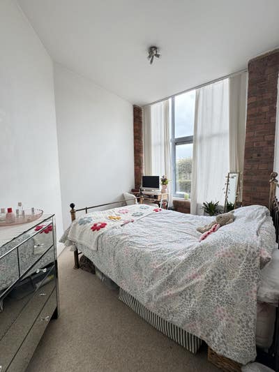 Gorgeous bright room with own bathroom   Main Photo