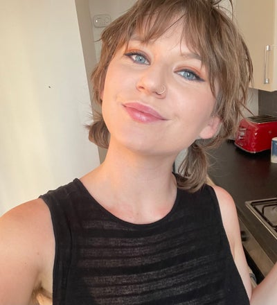 Looking for a large room or a buddy up ✨ Main Photo