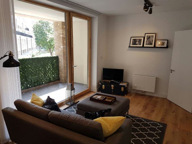 Double Room - w10 Main Photo