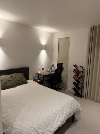 Ensuite bedroom in Clapham North Main Photo