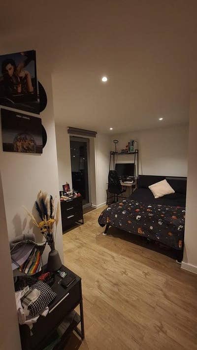 Modern flat in East London Main Photo