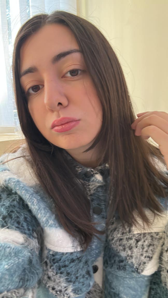 Professional Female seeks a single or double room Main Photo