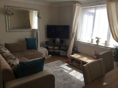 Studio Apartment (Short-Term) Brent Cross Main Photo
