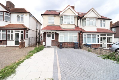 Top En Suite+Double Room in a High Demanded Area! Main Photo