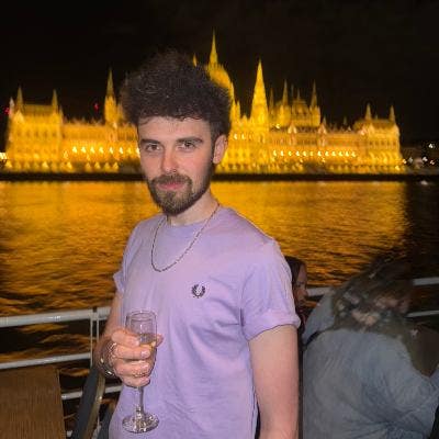 I’m Brad, I’m 26 working as a Media Plann... Main Photo