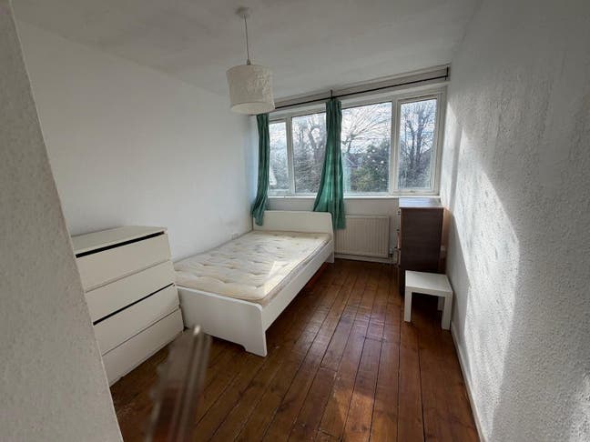 Double Room Available in Putney(89) Main Photo