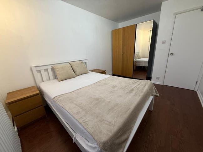 Large Double Room Next To East Putney Station(50) Main Photo