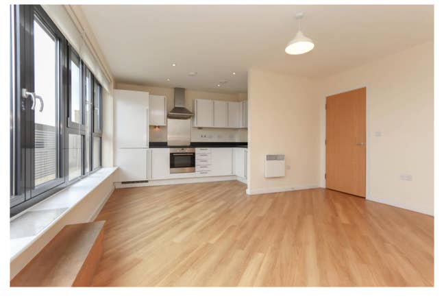 Spacious ensuite room - Watford town centre Main Photo