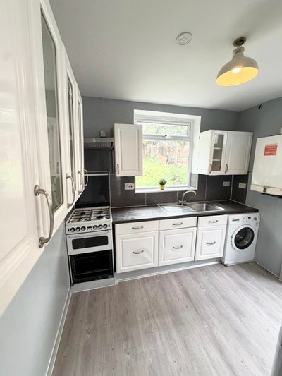 Cheap Double Room Single Use Available Now Main Photo